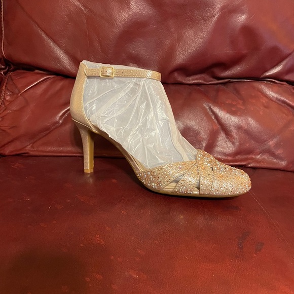 Alex Marie Collection Heels - Picture 1 of 3